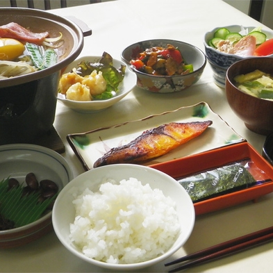 【1泊朝食】遅着OK！温泉と自家製味噌の朝ごはん♪《現金特価》